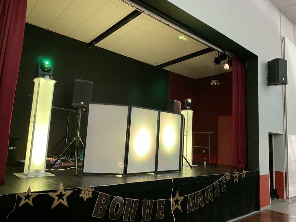 Installation son et lumière pour une fête privée